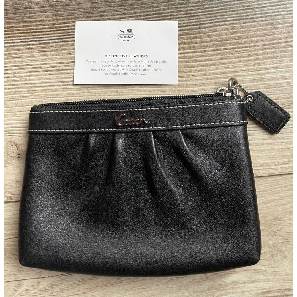 coach women’s Black leather wristlet Wallet - Picture 3 of 6